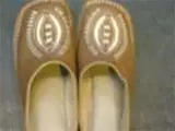 Rajasthani Leather Footwears called Jaipuri Moja